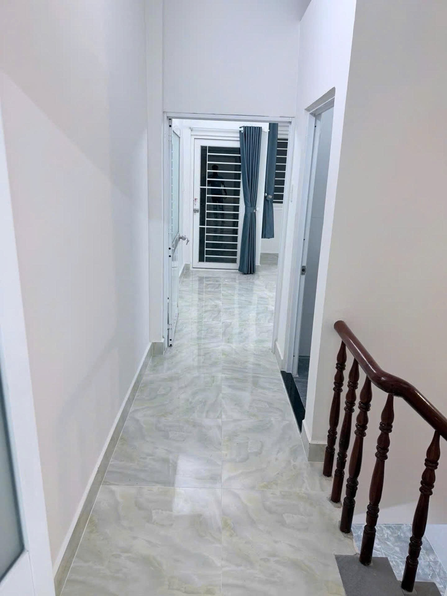 Đồng hành trong quá trình xem và giao dịch
